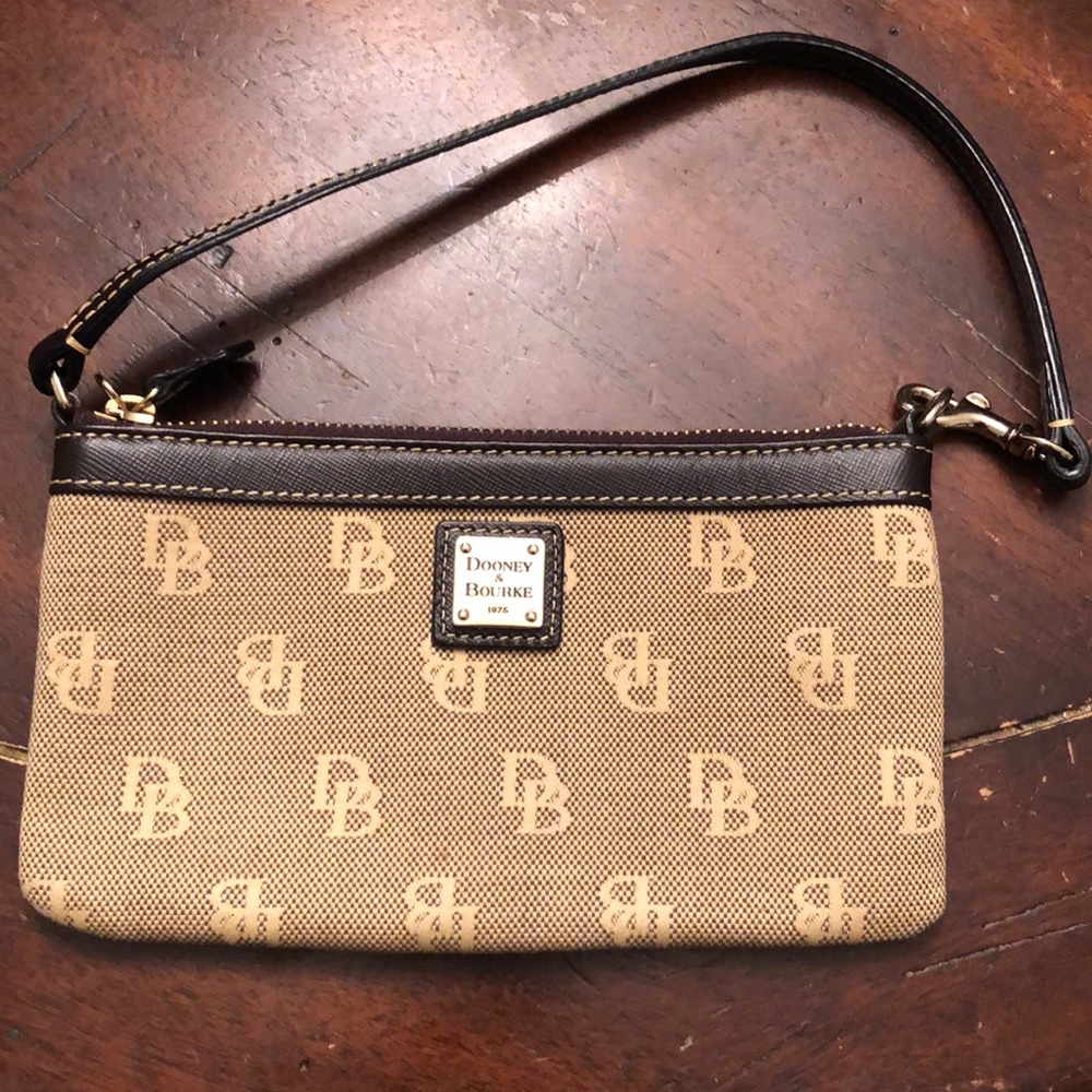 Dooney & Bourke wristlet